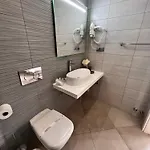 Oda ve Kahvaltı And 4*