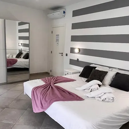 And Bed & Breakfast 2*