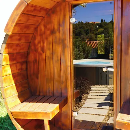 And Bed and breakfast 4*