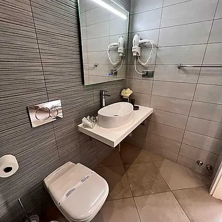 Bed & Breakfast And Carvoeiro (Lagoa)