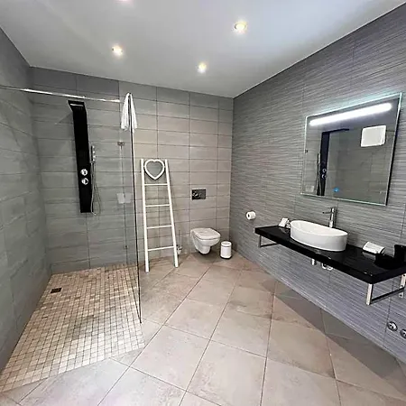 Bed & Breakfast And Carvoeiro (Lagoa)